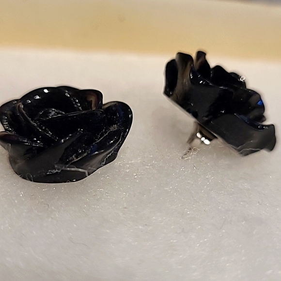 Black Resin Rose Earrings - Picture 2 of 2